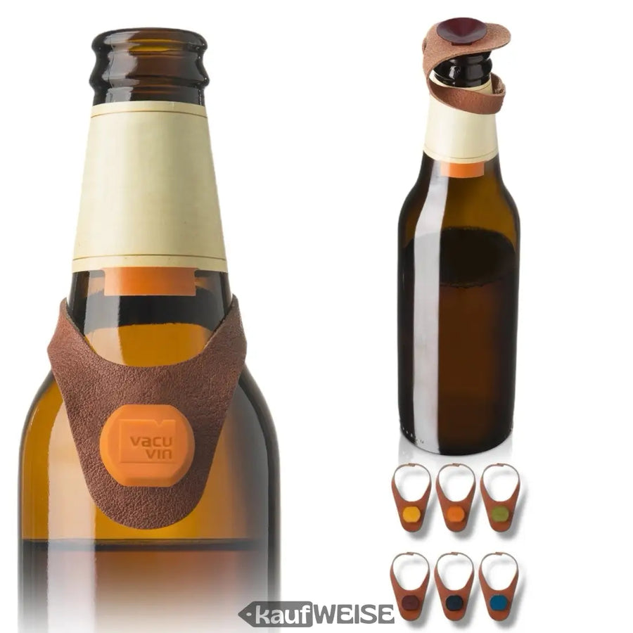 Bierflaschen mit Flaschenmarker aus Kunstleder am Hals und das 6er-Set bunter Getränkemarker zur Flaschen-Kennzeichnung